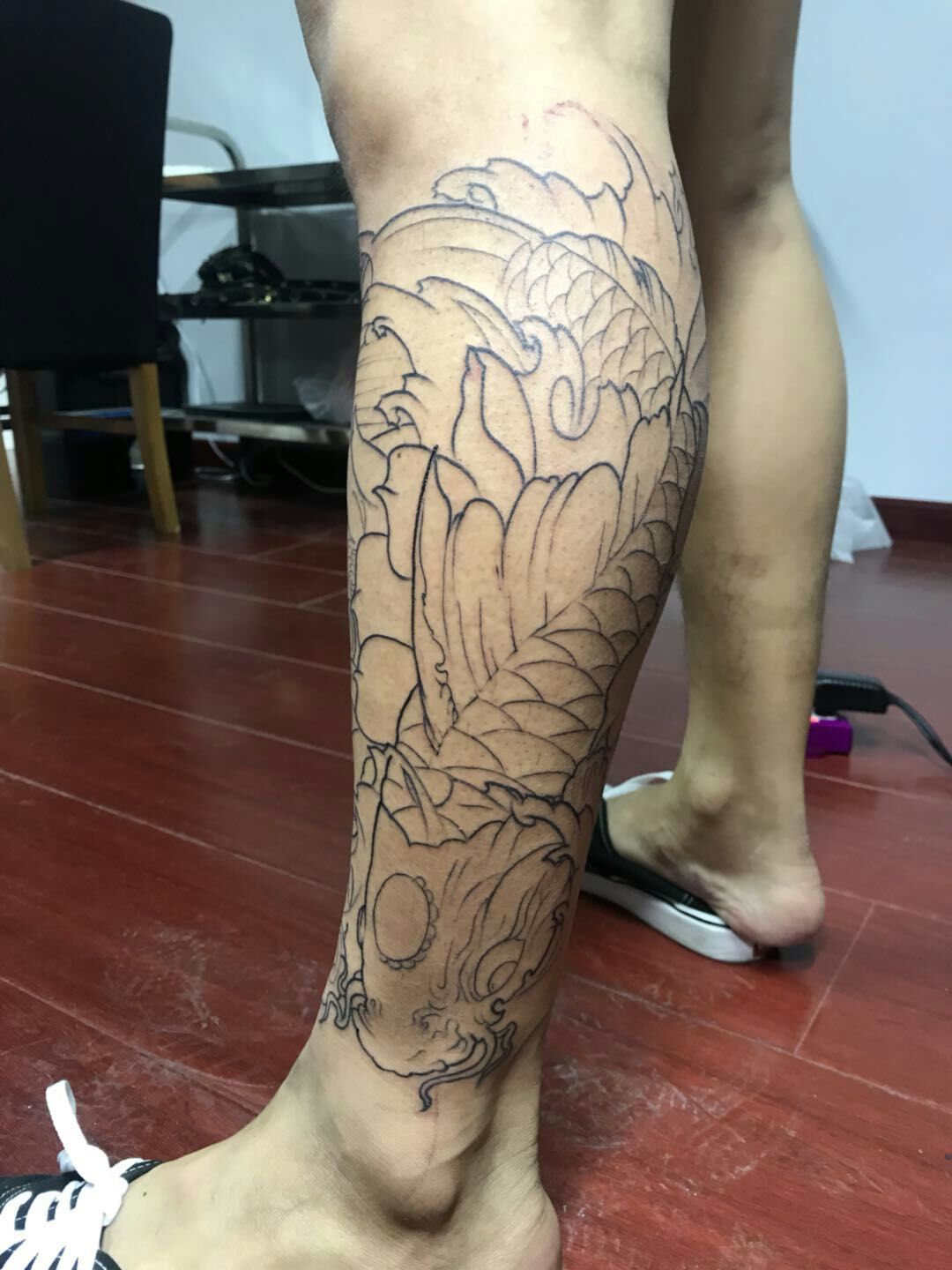 小腿传统鲤鱼纹身图案